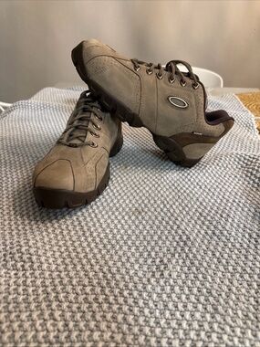 Oakley Men's Taupe and Dark Brown Low-Top Hiking Sneakers